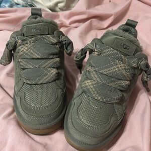UGG lowmel